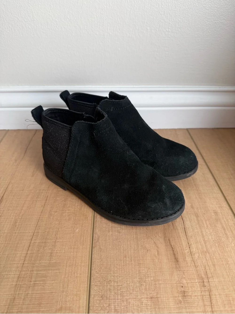 Toms Kids Black Suede Booties